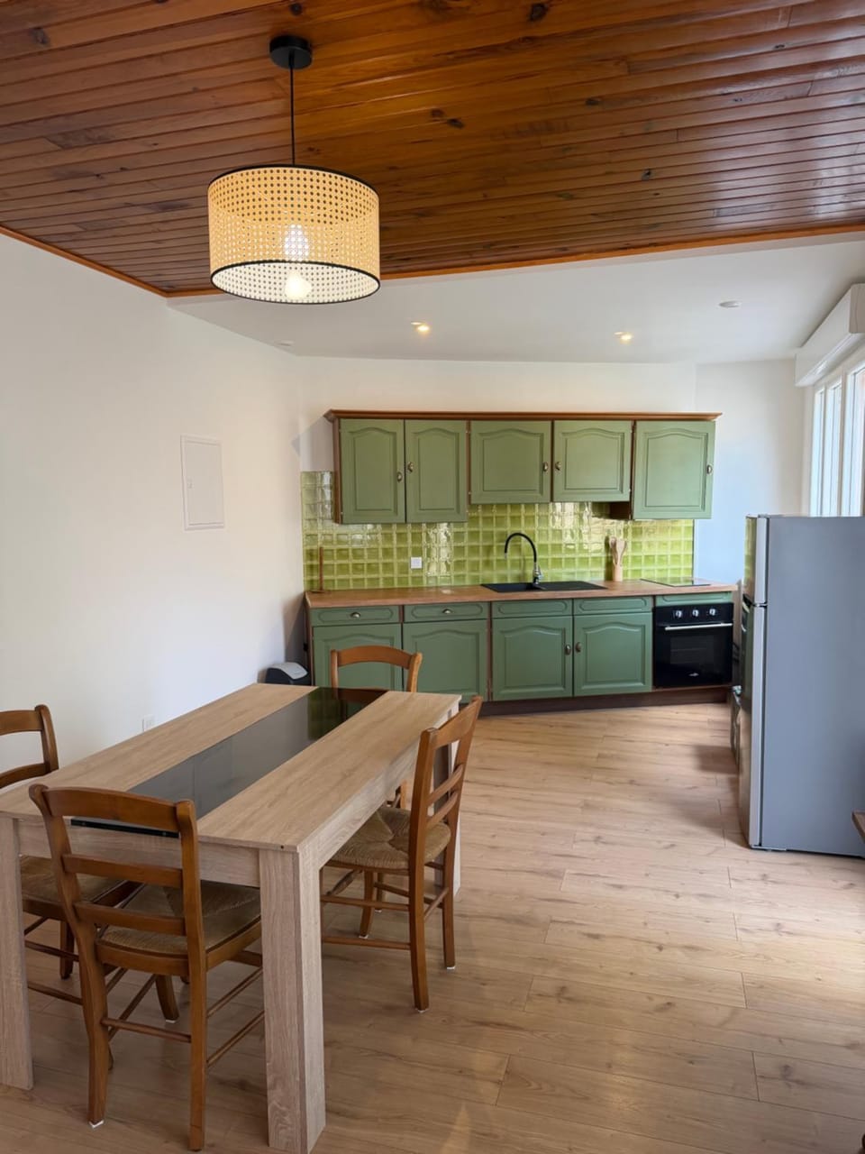 Kitchen or kitchenette, Living room, Dining area, stove