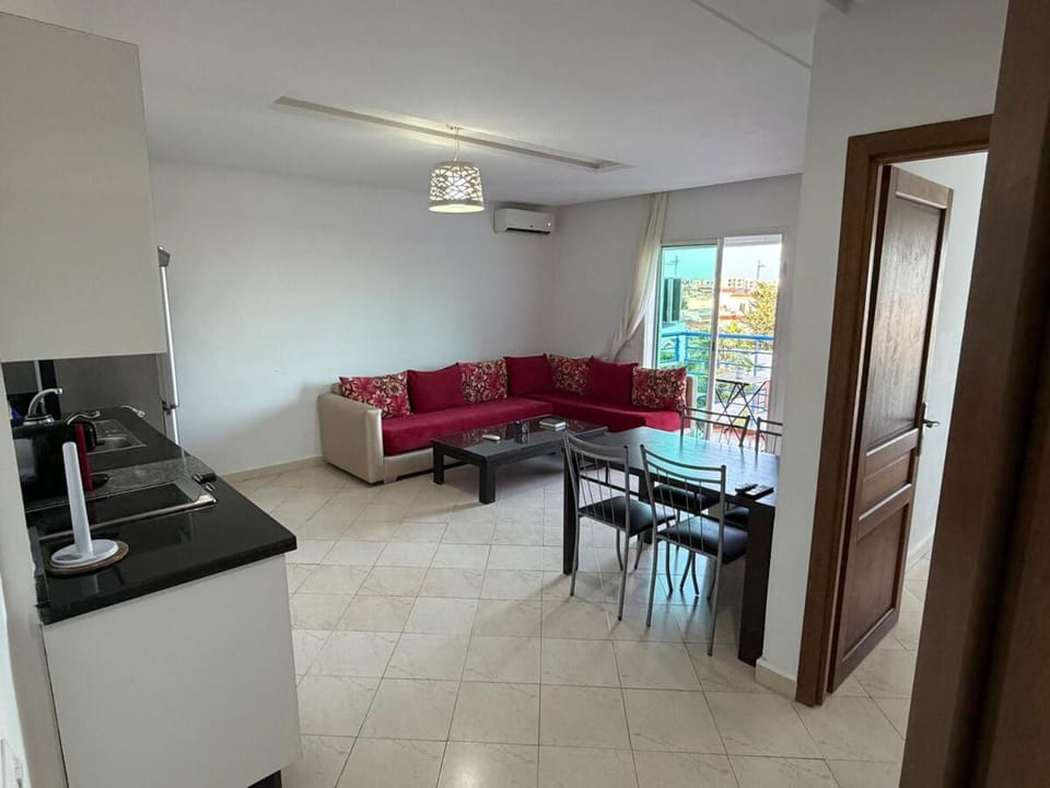 Kitchen or kitchenette, Living room, Seating area