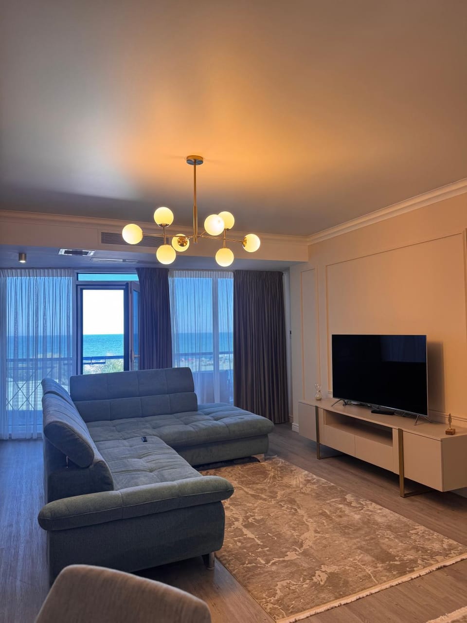 Titanic Sea View Apartment in Constanța County