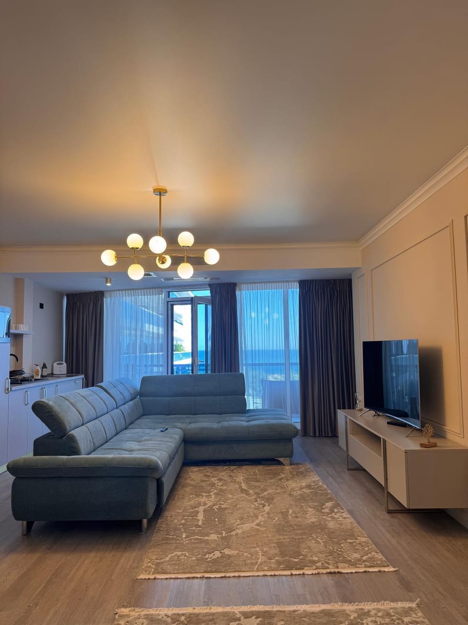 Titanic Sea View Apartment in Constanța County