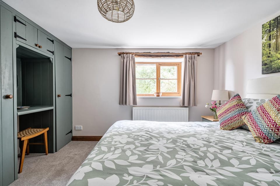 Bed, Bedroom, heating, storage