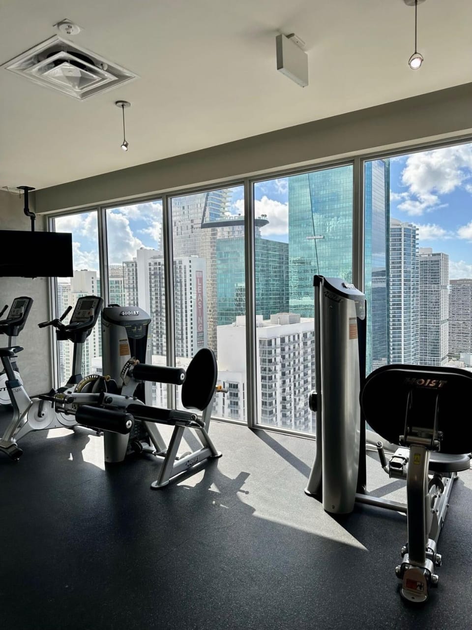 TropicalBlue 2Bed Rooftop Pool Free Parking Apartment in Miami