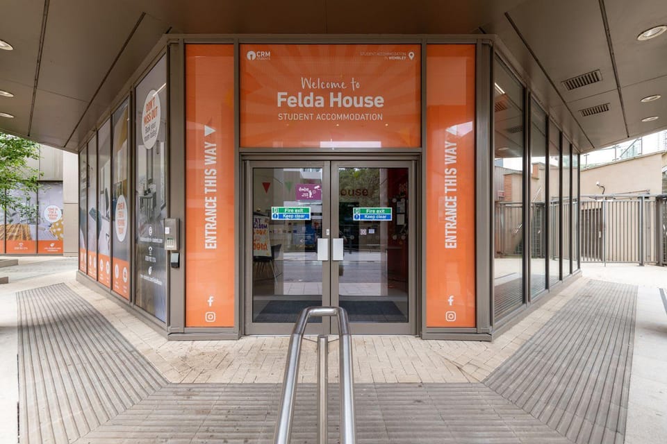 Facade/entrance