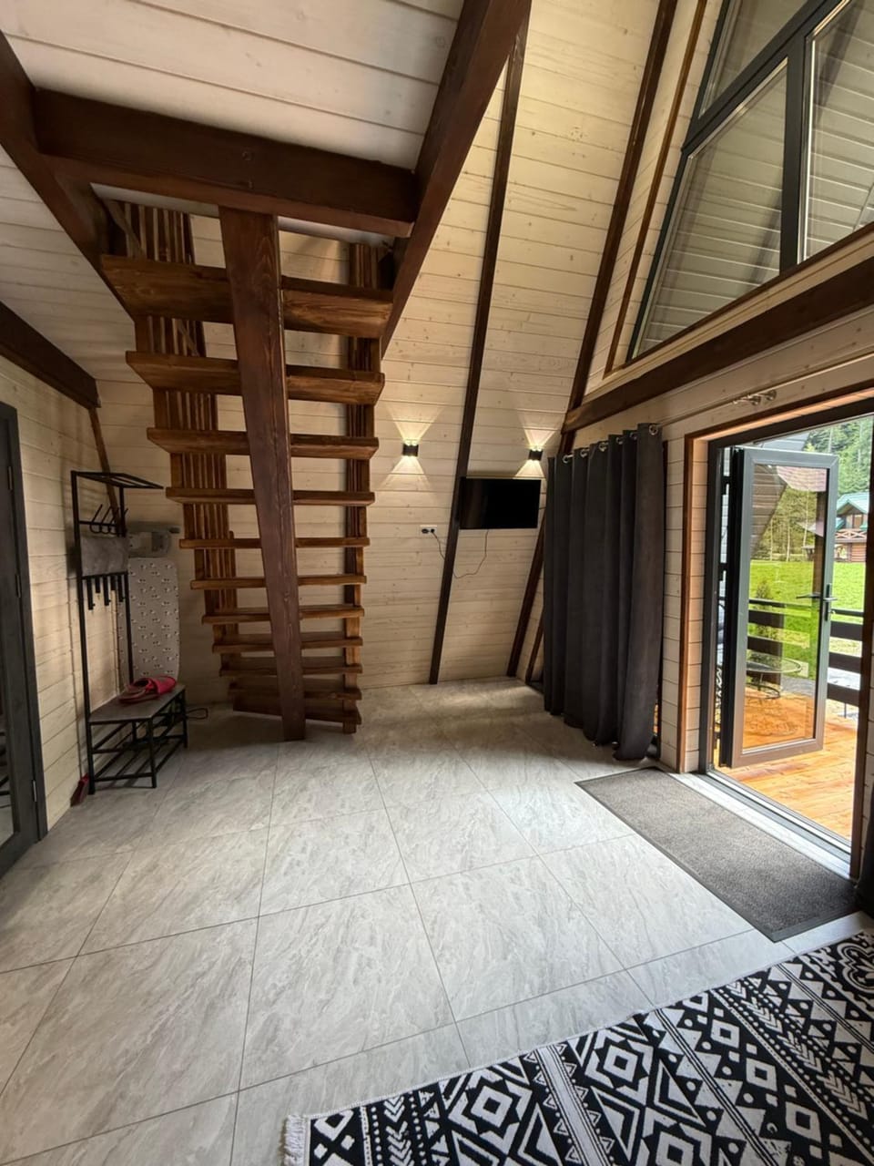 У Віти A-frame 3 Villa in Ukraine
