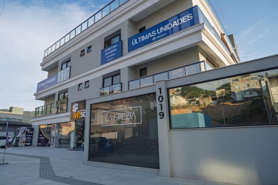 Property building, Facade/entrance