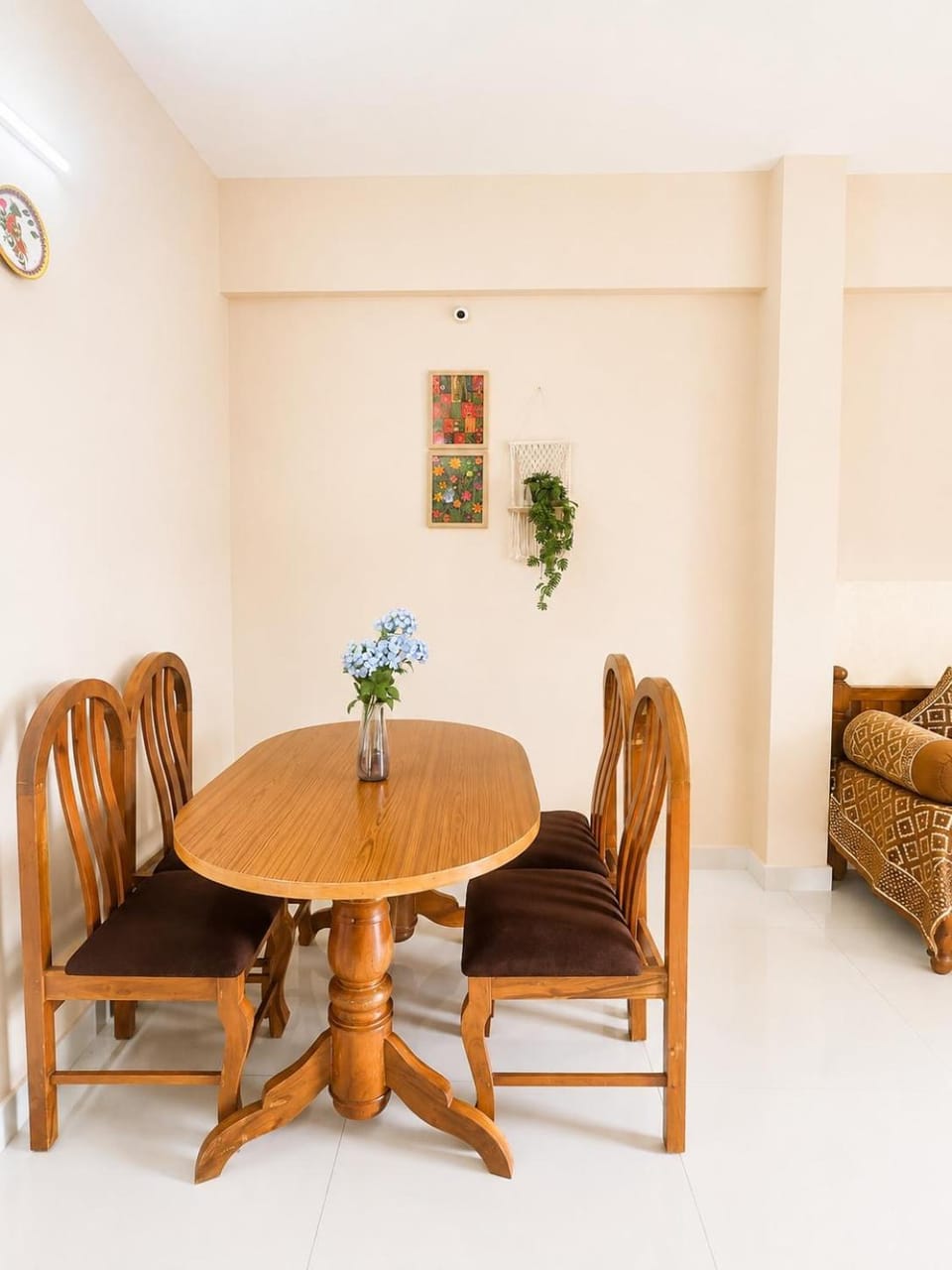 Urban Breeze Spacious 2BHK AC Flat by SR RENTON COMFORNT at Vijayanagar Apartment in Mysuru