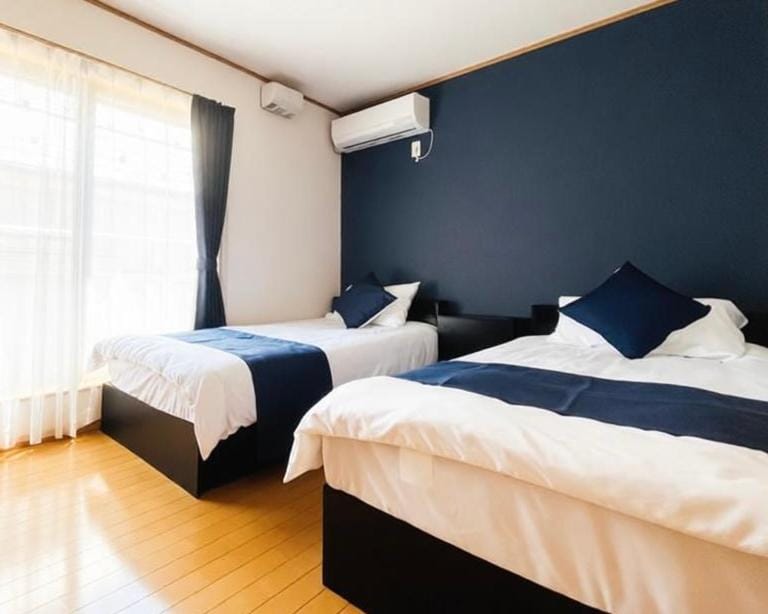 Bed, Photo of the whole room, Bedroom, air conditioner