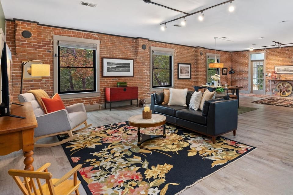 Magnolia Market Loft Just Steps to Old Town and Trails House in Fort Collins