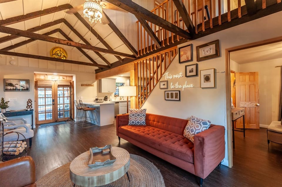 Summer Escape Near Lake Arrowhead Village House in Twin Peaks