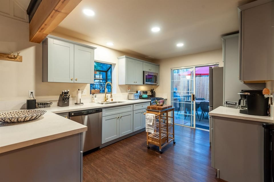 Summer Escape Near Lake Arrowhead Village House in Twin Peaks