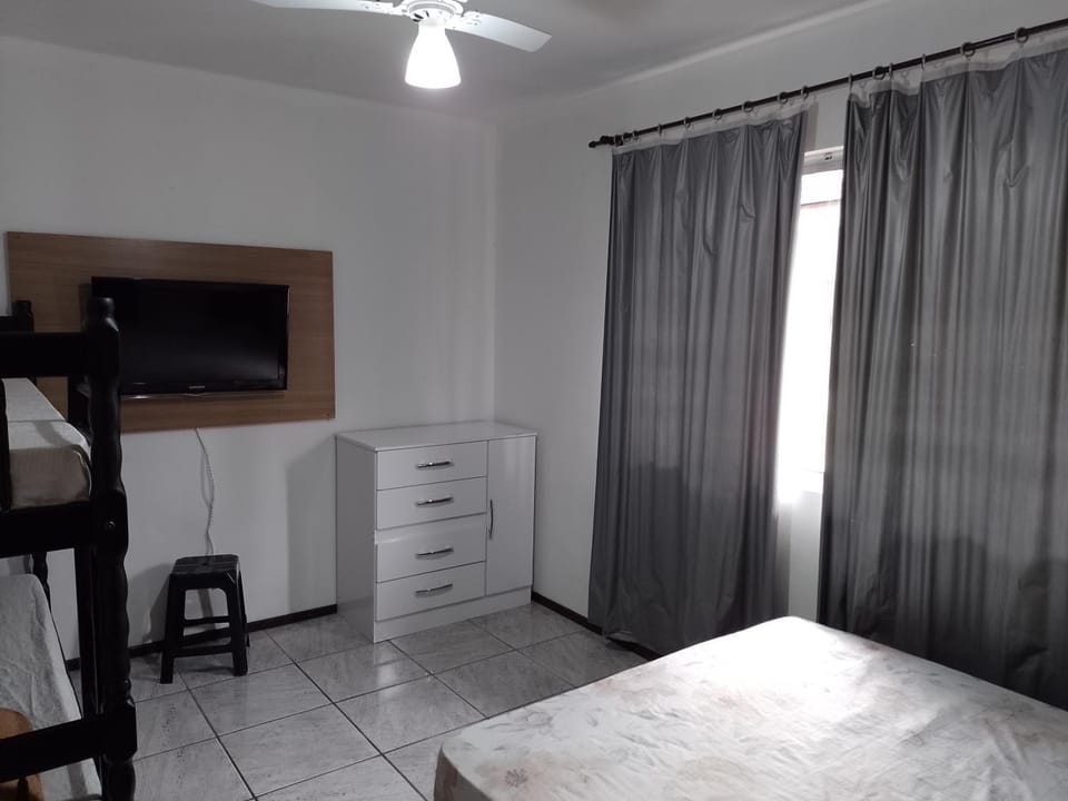 TV and multimedia, Bedroom, fireplace