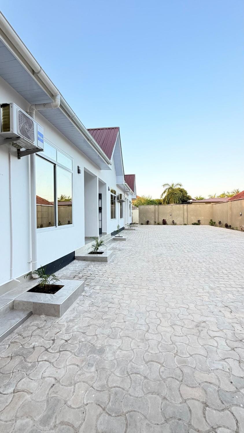 Modern & Stylish Retreat Near Coco Beach Apartment in City of Dar es Salaam