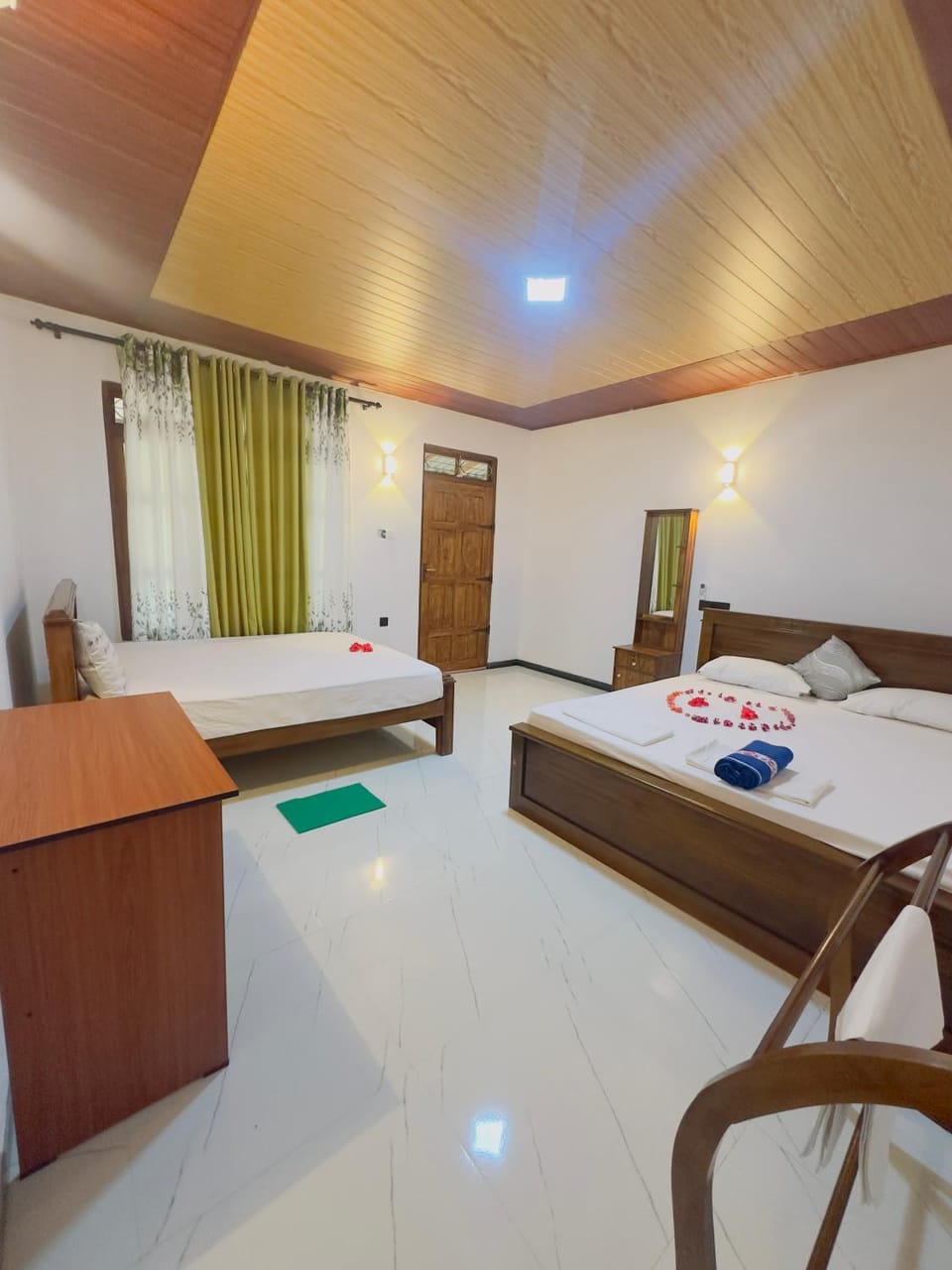 Living room, Photo of the whole room, Bedroom