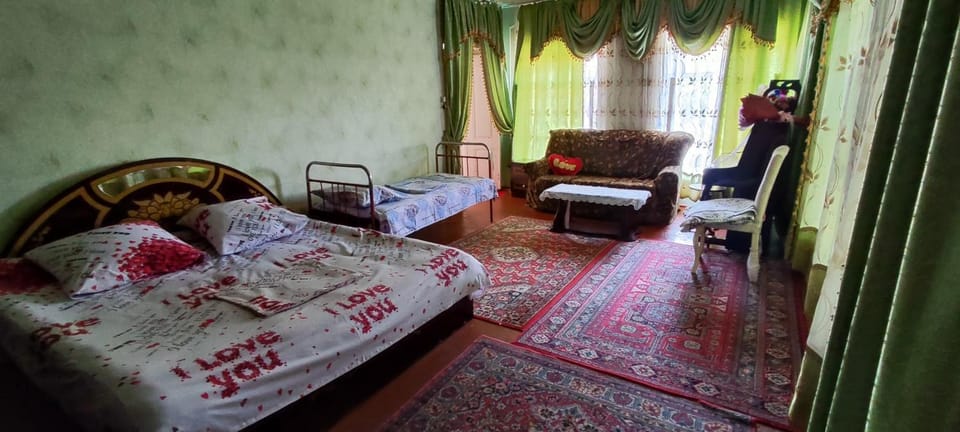 Bed, Photo of the whole room, Bedroom, group of guests