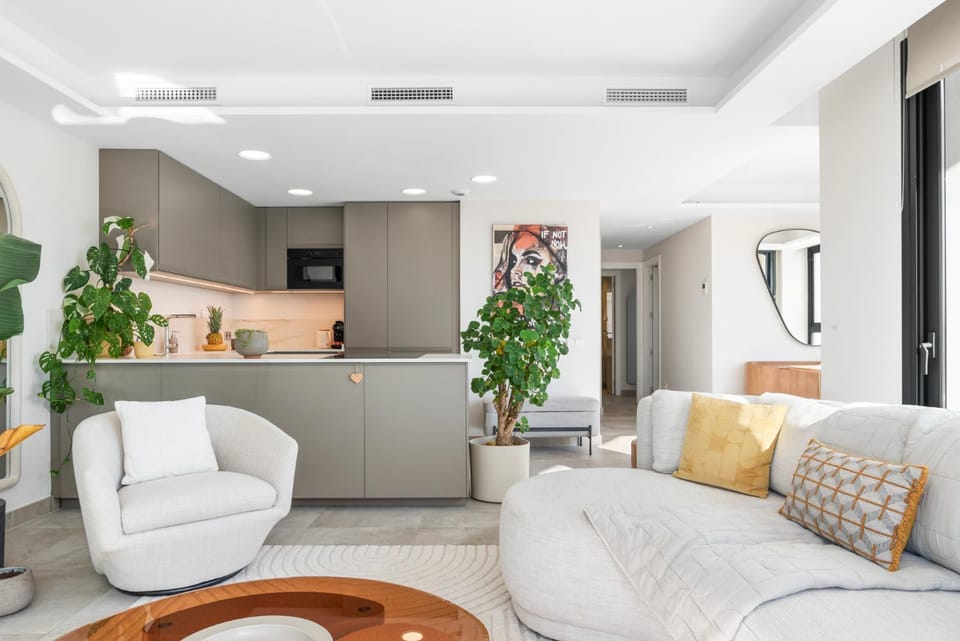 Kitchen or kitchenette, Seating area