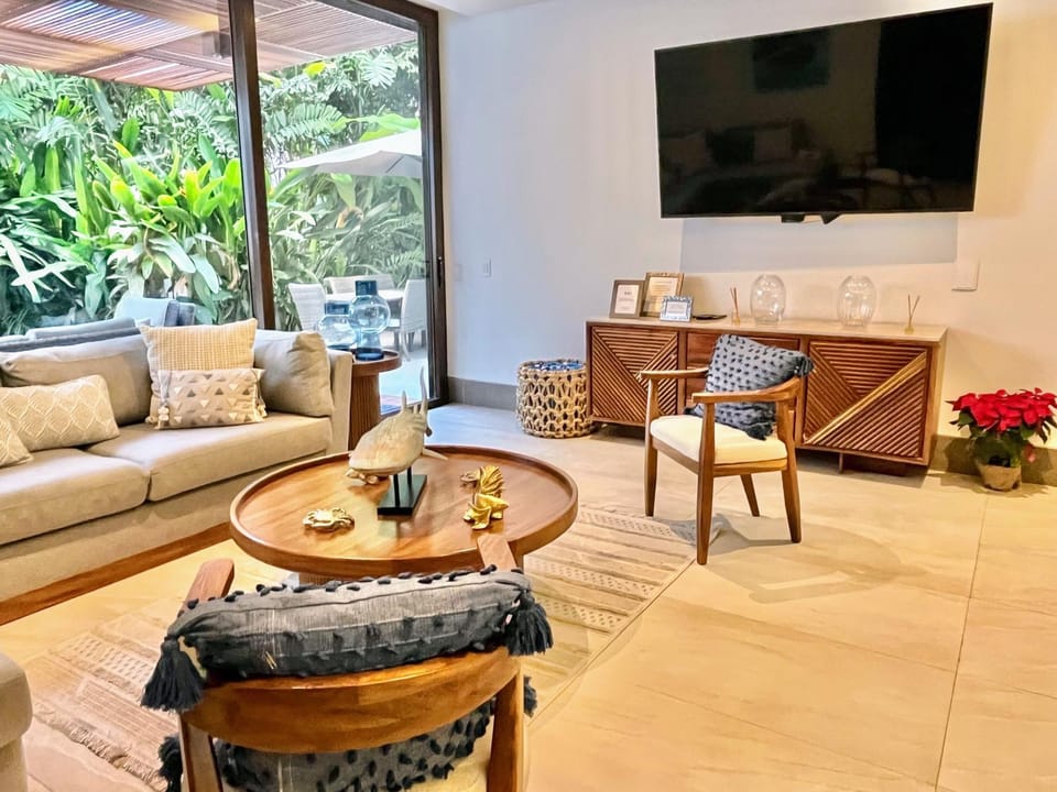 Faro Saya Private Pool & Beach Access Apartment in La Cruz de Huanacaxtle