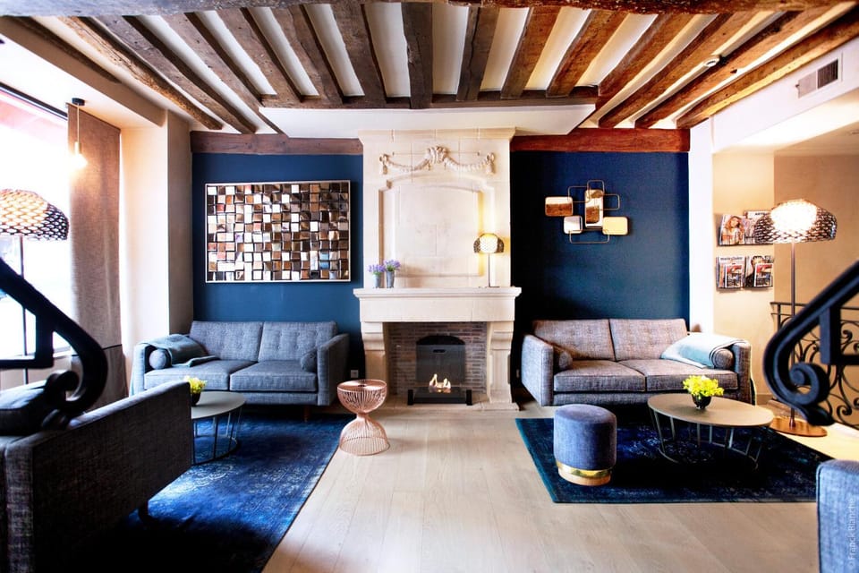 Lounge or bar