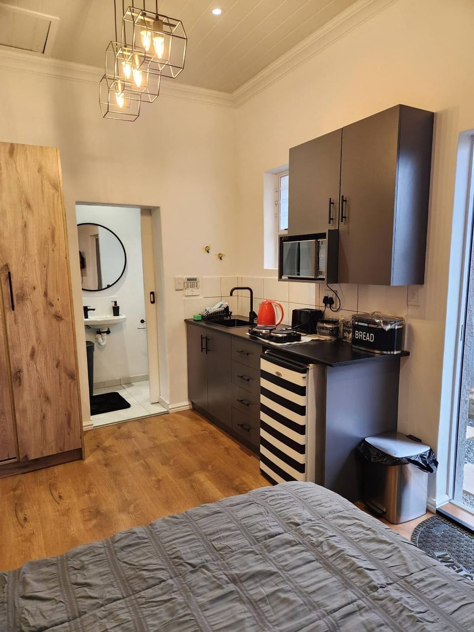 microwave, oven, kitchen