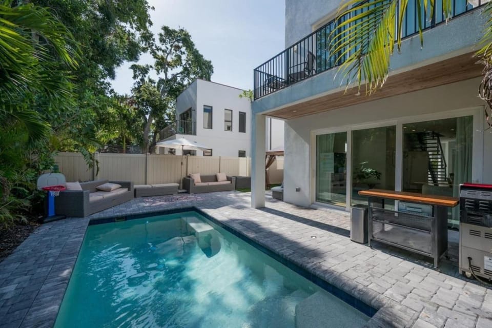 Sleeps 40 Triple Villa Combo House in Sarasota