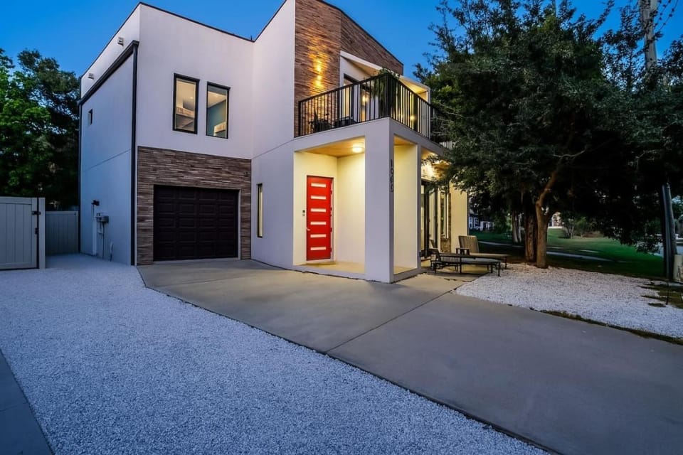 Sleeps 40 Triple Villa Combo House in Sarasota