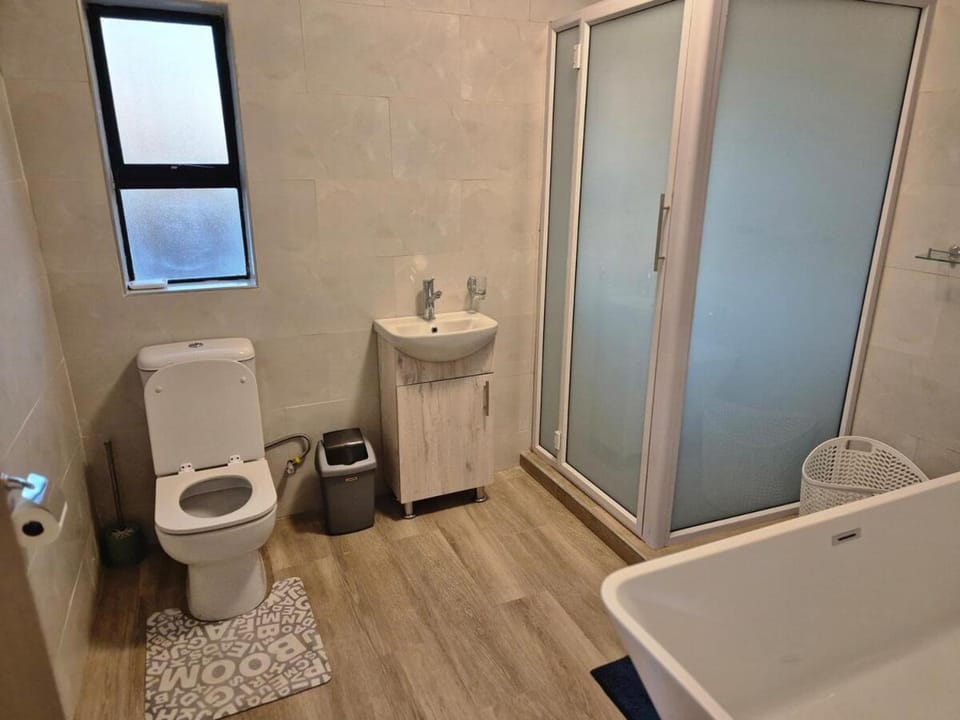 Tranquil 3-Bed Home, Arlington Estate Villa in Harare