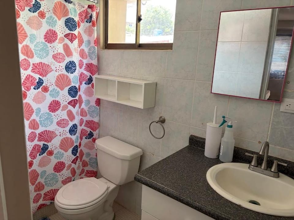 Front Beach Beautiful house with pool & AC House in Managua (Department)