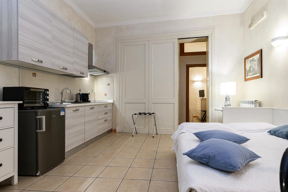Kitchen or kitchenette, Living room, Seating area, Dining area, minibar, pet friendly, stove