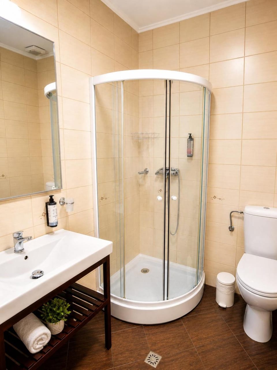 Pensiunea Poiana Verde Bed and Breakfast in Romania