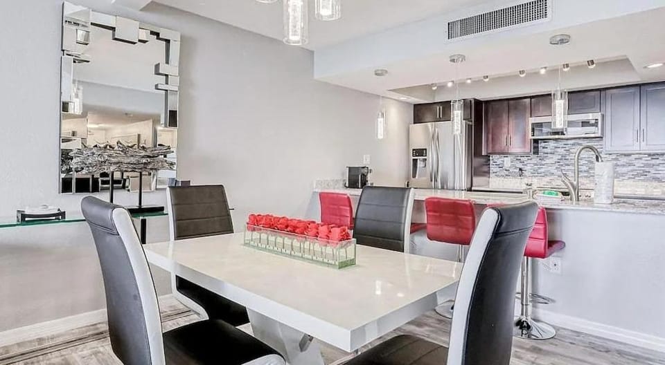 Panoramic Penthouse Above Clearwater Beach Apartment in Clearwater Beach