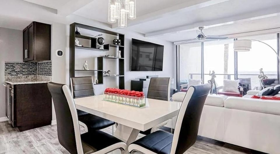 Panoramic Penthouse Above Clearwater Beach Apartment in Clearwater Beach