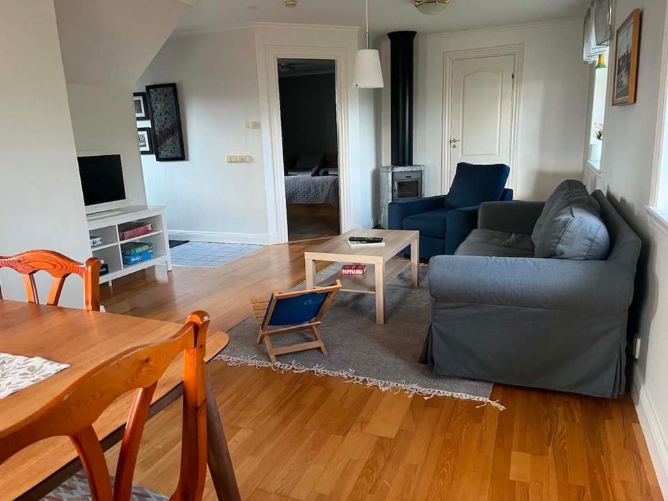 TV and multimedia, Living room, Dining area