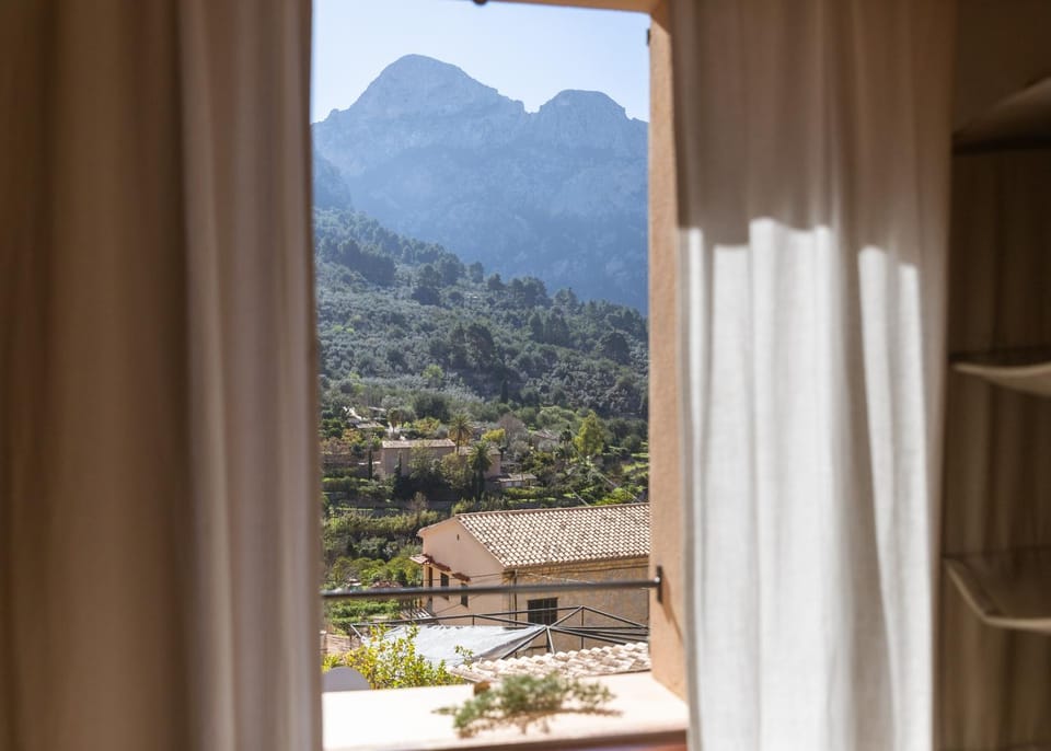 Bedroom, Mountain view, Mountain view