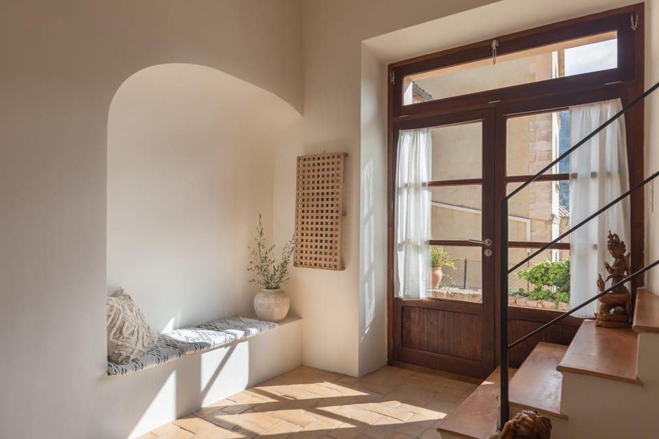Communal lounge/ TV room, Lobby or reception