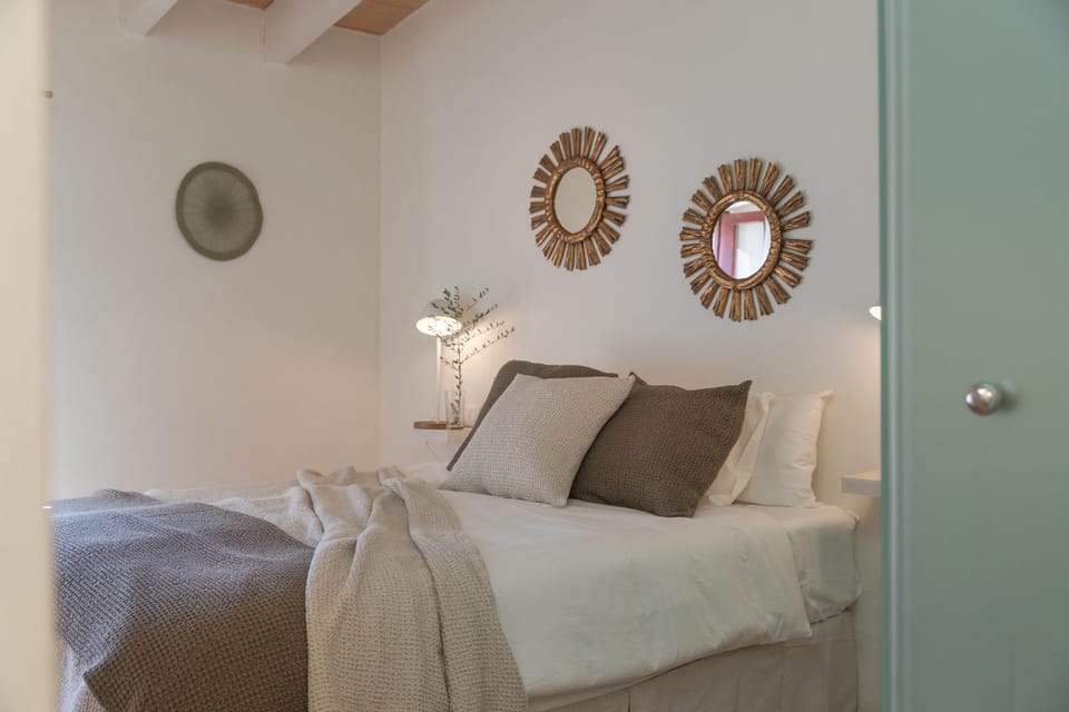 Shower, Bed, Bedroom