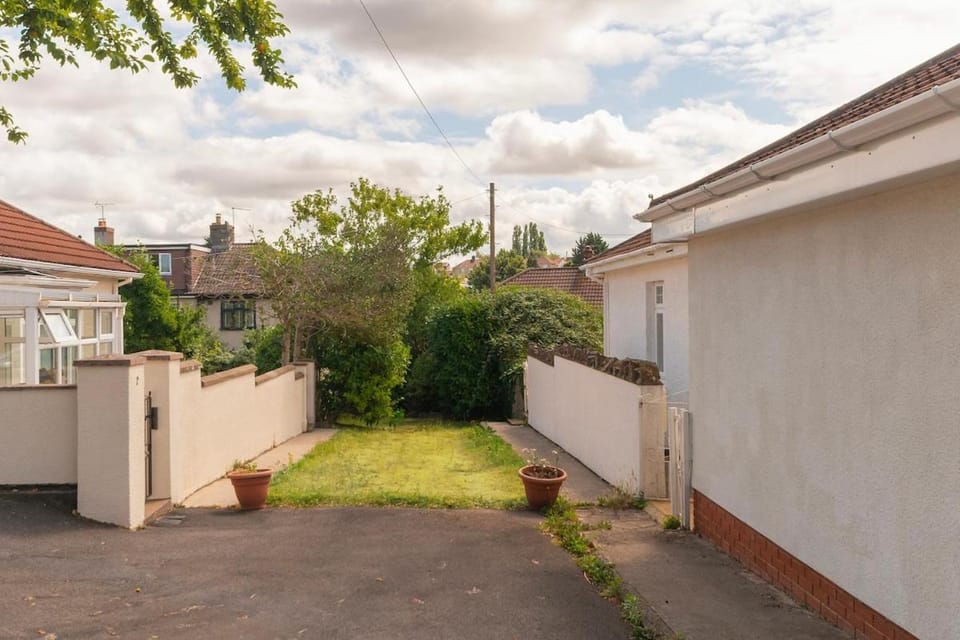 Property building, Street view