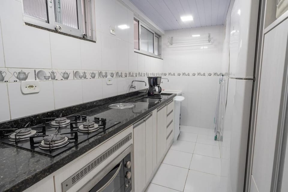 Apto na quadra do mar, ao lado do Sesc em Caiobá Apartment in State of Paraná