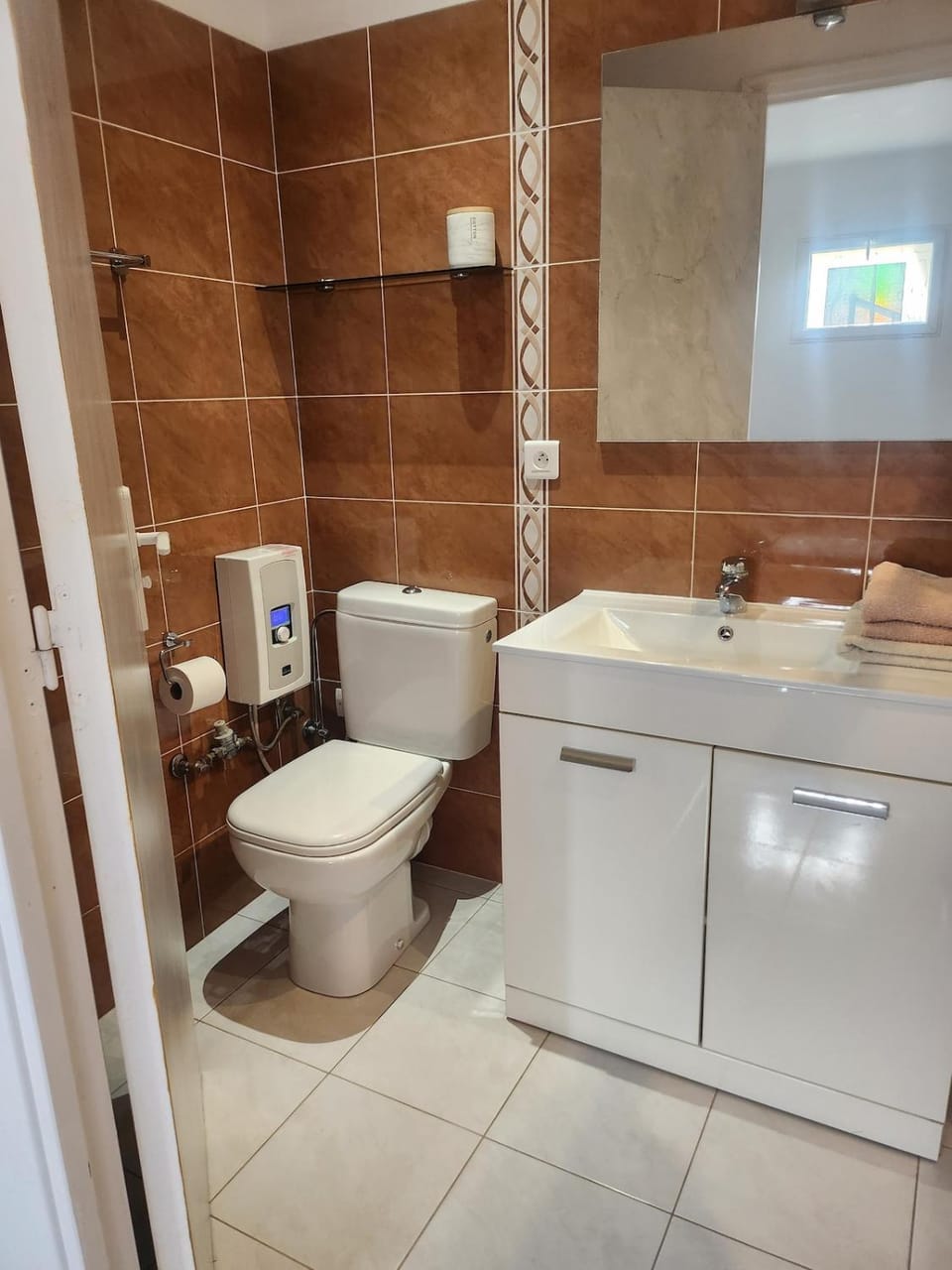 Pretty and comfortable outbuilding with swimming pool and garden House in Menton