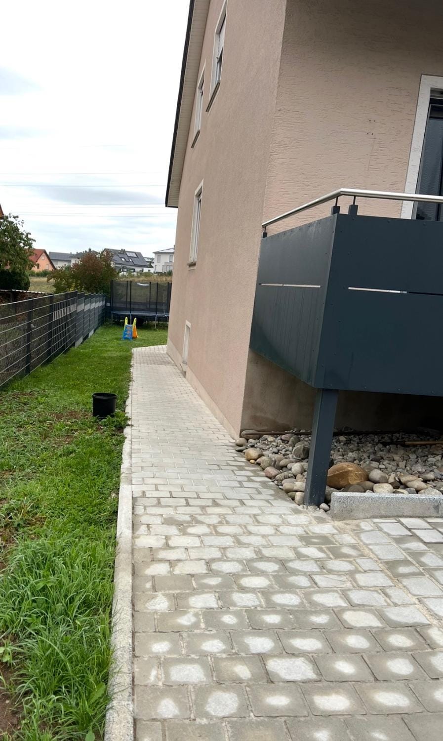 Property building, Facade/entrance, Garden