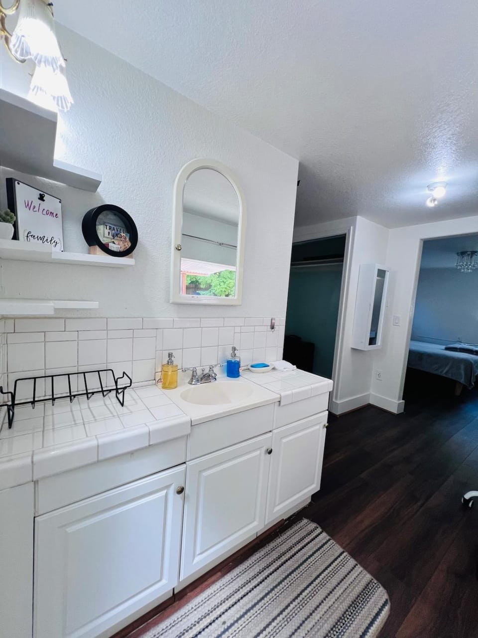 Cozy Suburb Studio - Private Entrance House in Everett