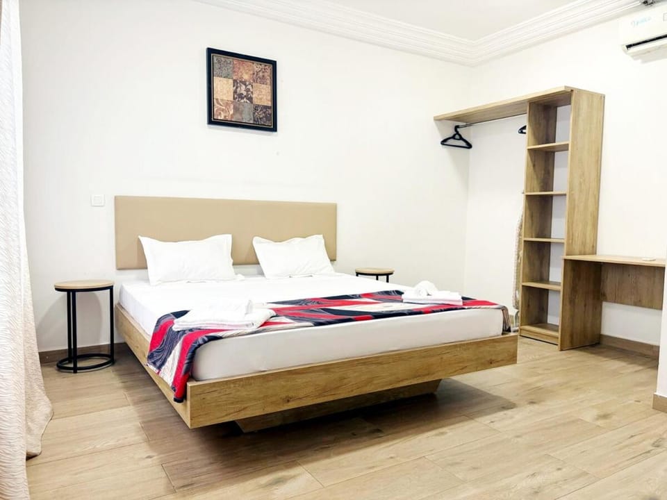 Bed, Photo of the whole room, Bedroom, wardrobe, air conditioner