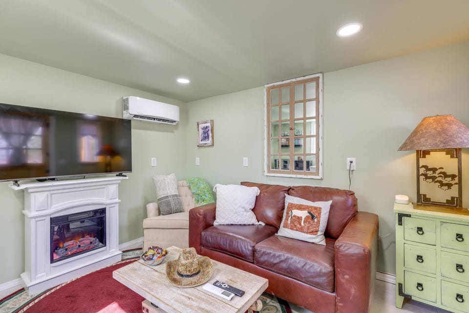 Brand New Casita by Superstition Mtns: Patio House in Apache Junction