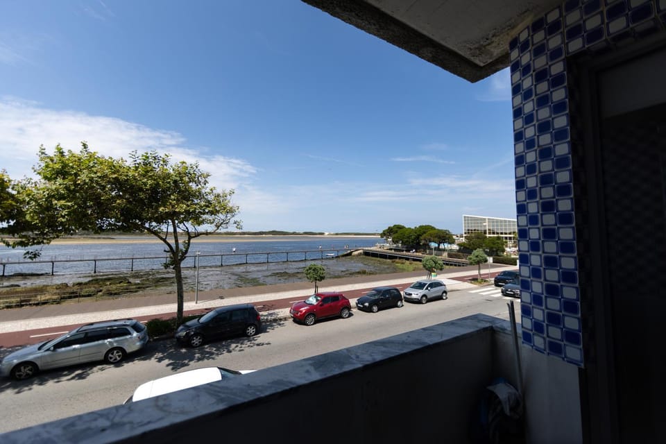 Day, Neighbourhood, Natural landscape, View (from property/room), Balcony/Terrace, Lake view, River view, Sea view, Parking