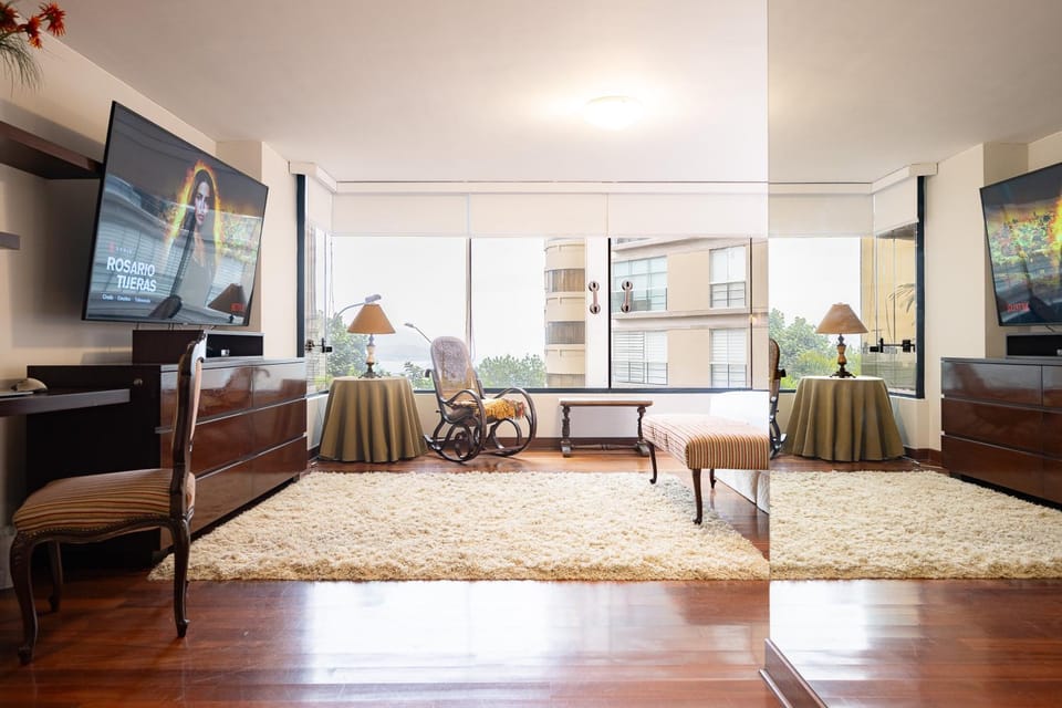 Photo of the whole room, Bedroom