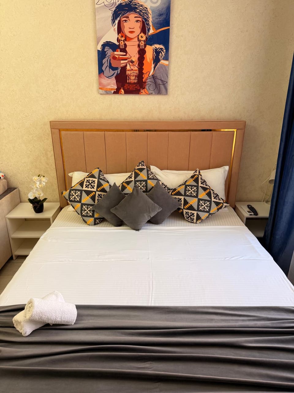 Bed, Photo of the whole room, Bedroom