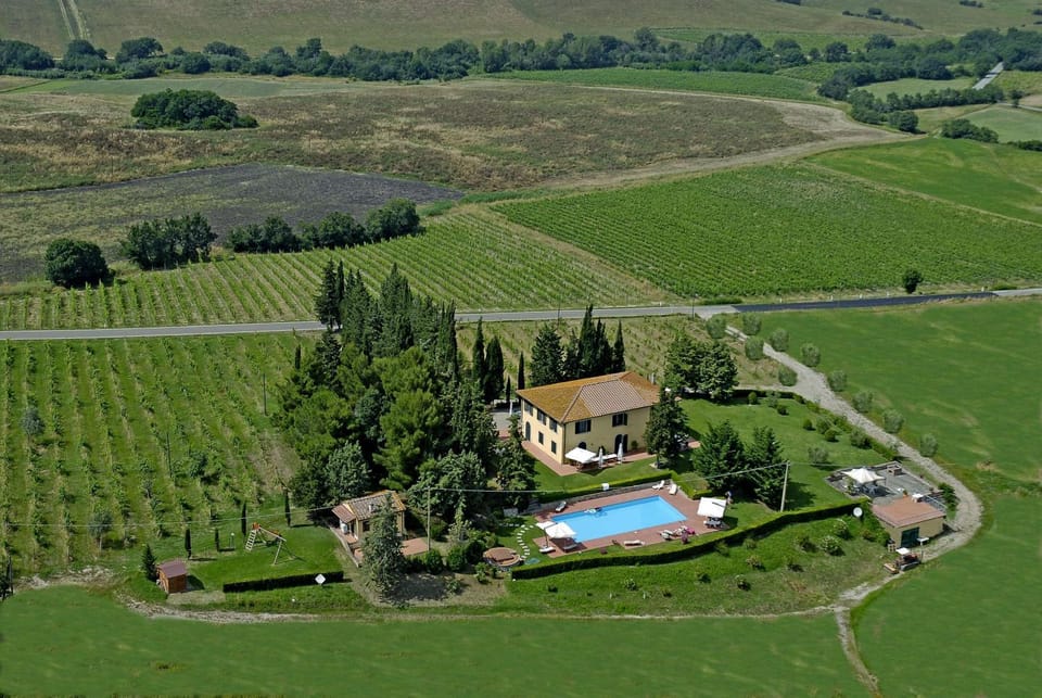 Agriturismo San Francesco Amalia and Anna Farm Stay in Tuscany