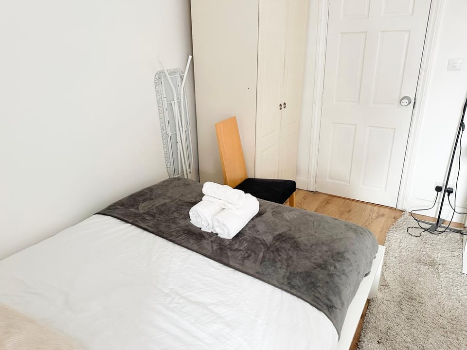 Bed, Bedroom, towels, wardrobe