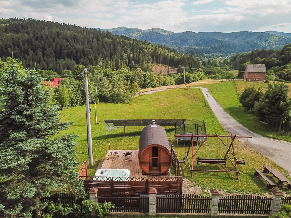 Agroturystyka Pod Łopiennikiem - Bieszczady Farm Stay in Poland