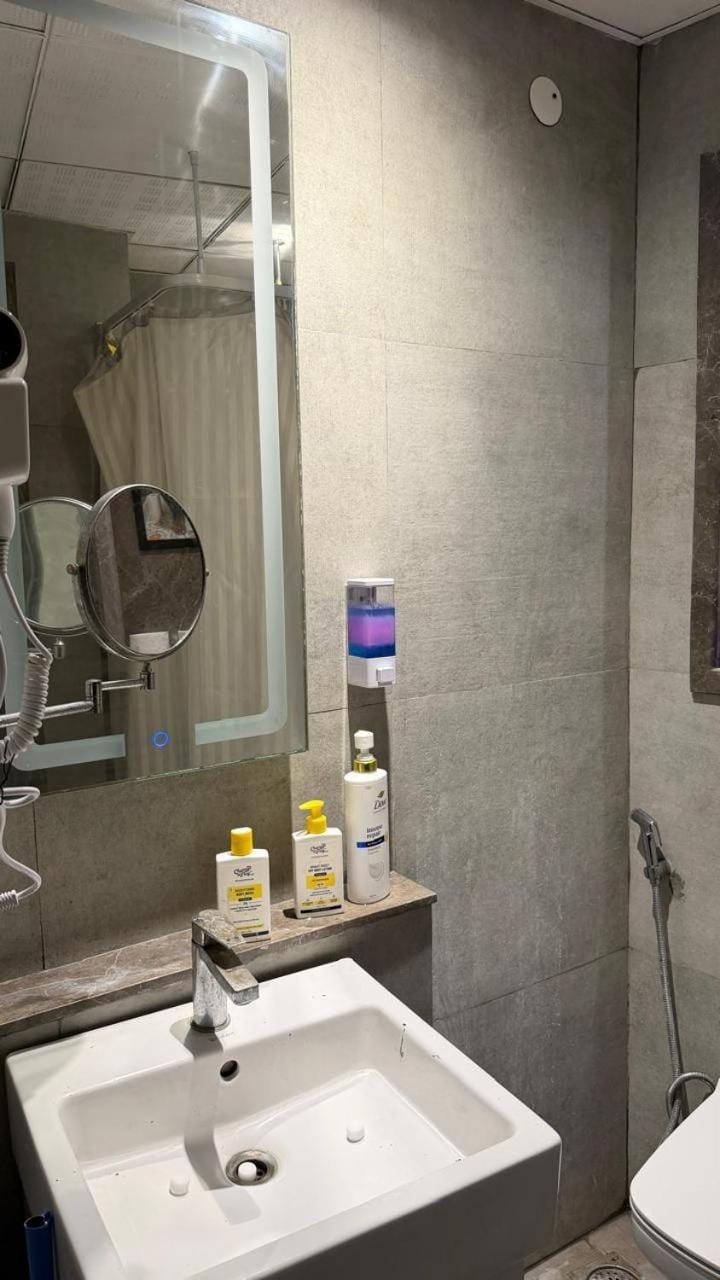 Luxury Studio with River and Sunset Views Apartment in Noida