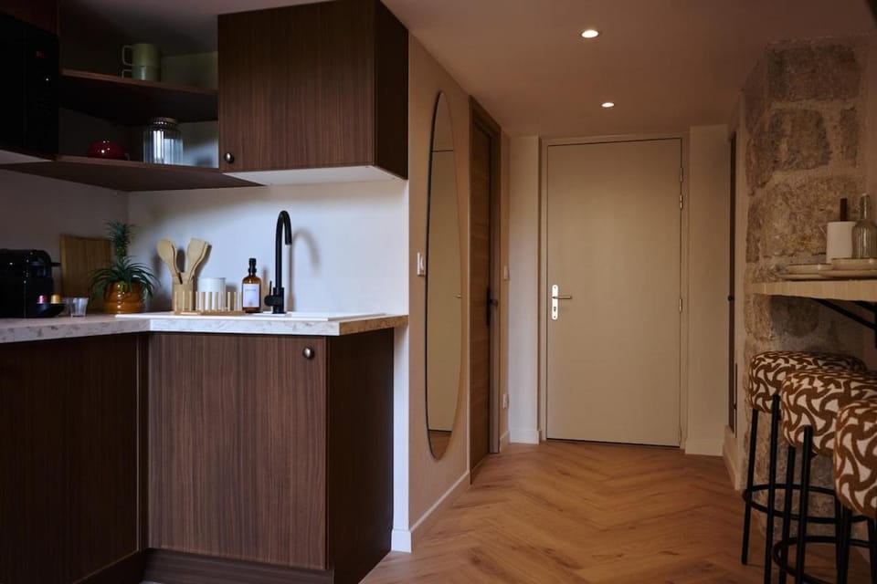 Beautiful Duplex - Nice Center - AC, WiFi Apartment in Nice