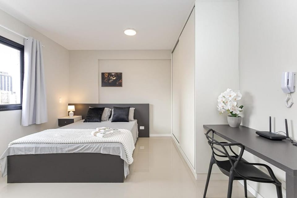 Apê com cama QUEEN, Academia e Lavanderia Apartment in Curitiba
